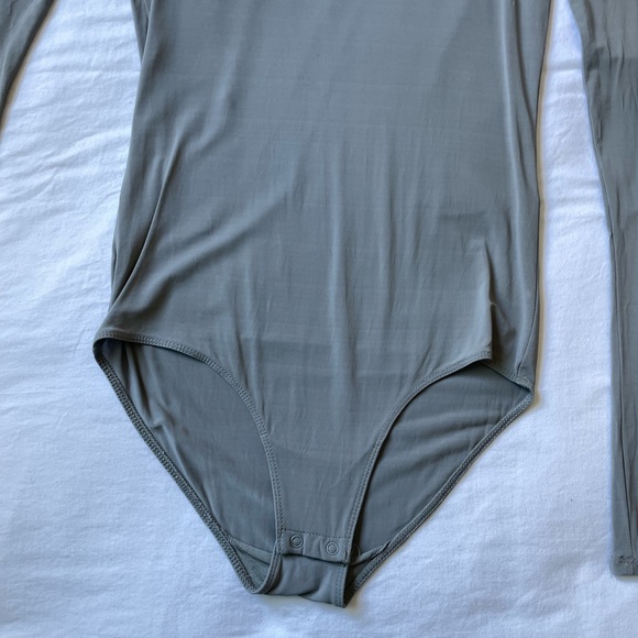 Wilfred LE FOU Bodysuit - Picture 4 of 7